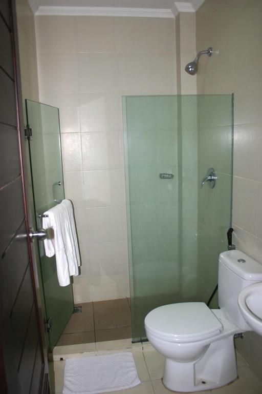 Royal Mamberamo Hotel Sorong Quarto foto
