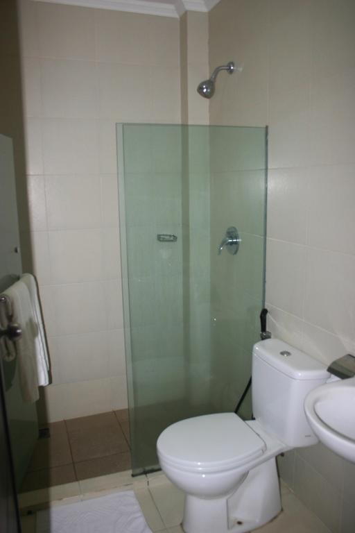 Royal Mamberamo Hotel Sorong Quarto foto